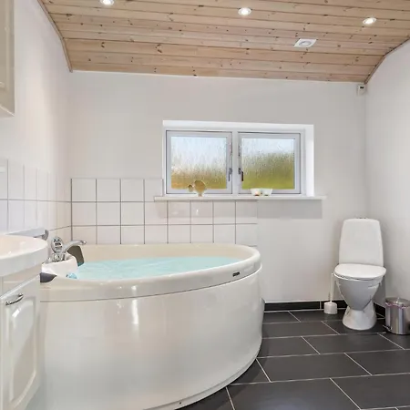4 Bedroom Gorgeous In *